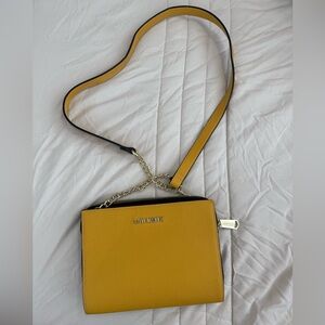 Steve Madden Yellow Crossbody Bag Modern Design